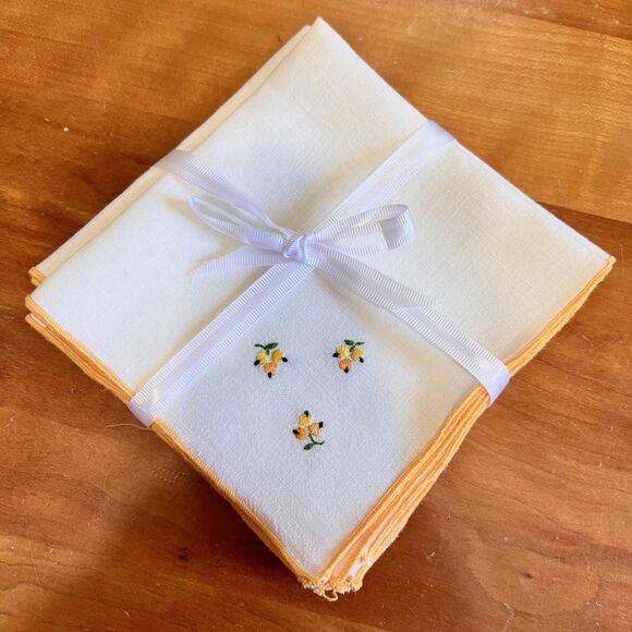 Vintage Floral Linen Napkins, Heirloom Napkin Set of 4, Yellow Floral Napkins - Picture 1 of 10